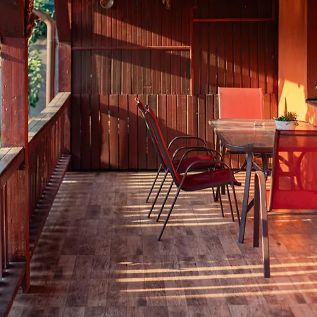 Attractive House - 2-level - 2br, 2 Baths, Big Terrace, Private 3-car Yard Parking - By Realtrust * ティミショアラ